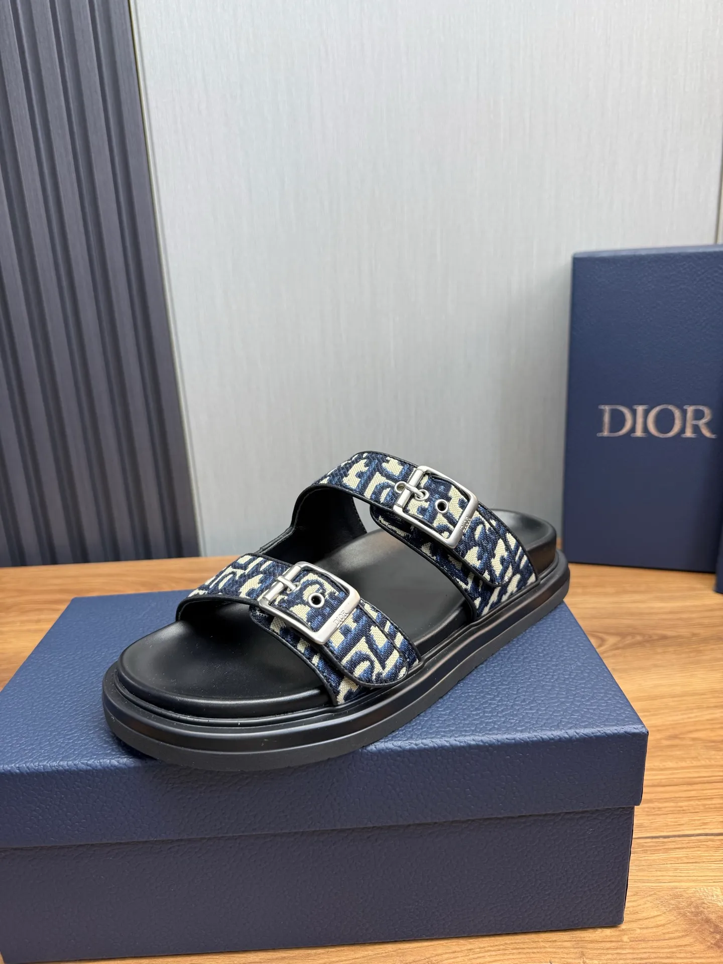 Men's shoes 💰300💰 Dior. Men's slippers 🩴Official website 1:1 production 38-45 yards 45 46 🉑️Customized original material shipped✅